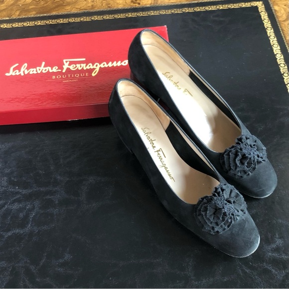 Salvatore Ferragamo FARFALLA NERO NABUCK Size 7 1/2 AA - Picture 11 of 15
